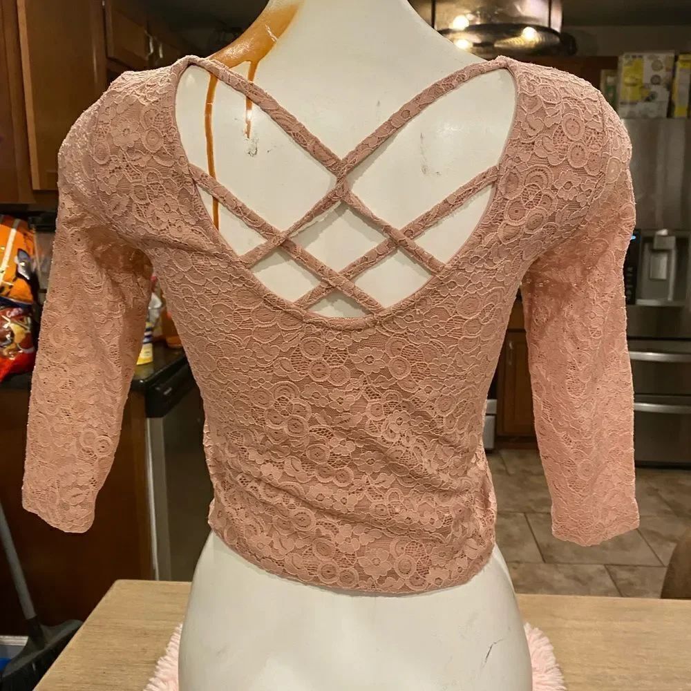 Pink crop top - Picture 2 of 3